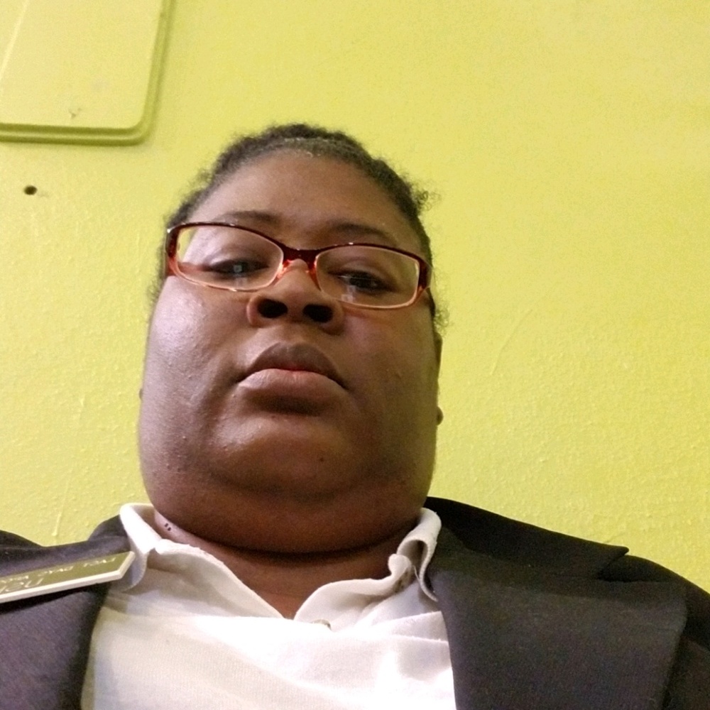 Meet your Posher, Ora